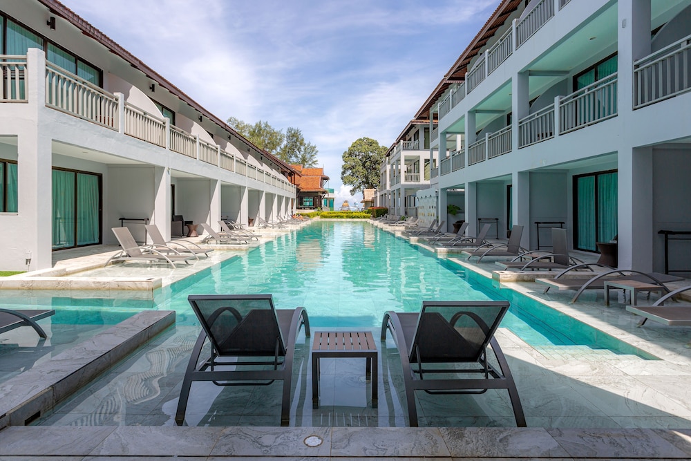 Deluxe Room, Pool Access - Photo 7