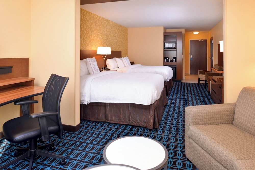 Suite, 2 Queen Beds (Hearing Accessible) photo 3