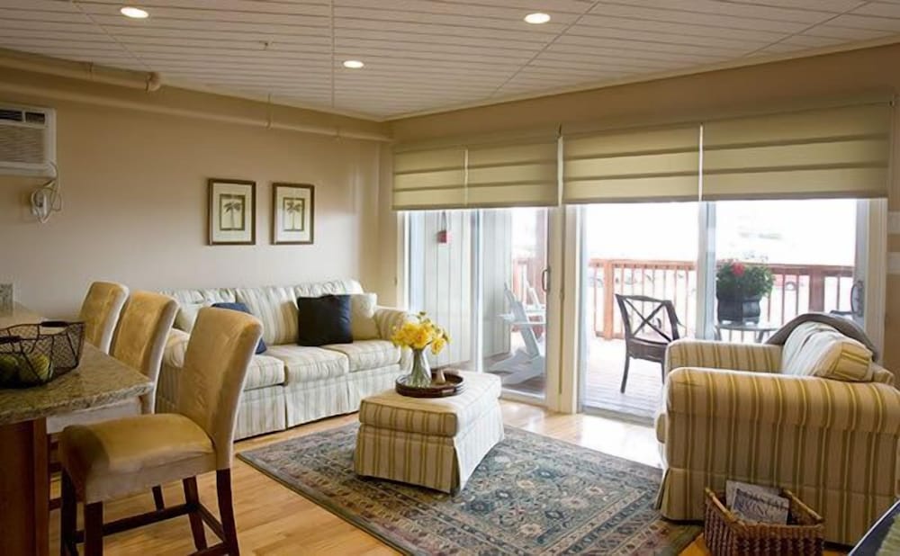 The Sandpiper Suite photo 1