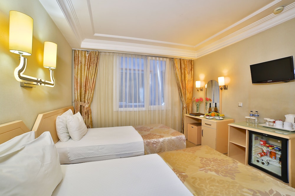 Economy Twin Room photo 3