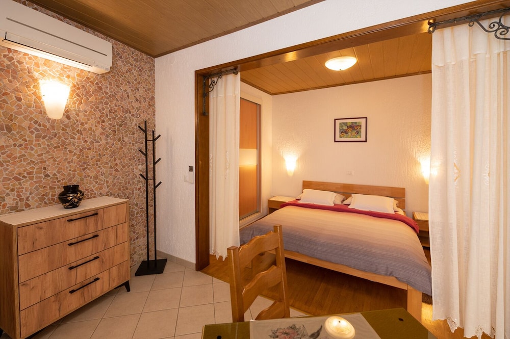 Studio Apartment with Sea View