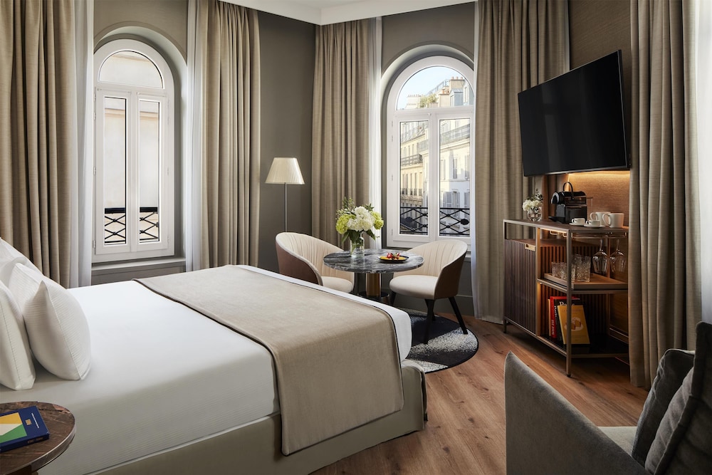 Junior Suite (Family Extra Bed 3 Adults)