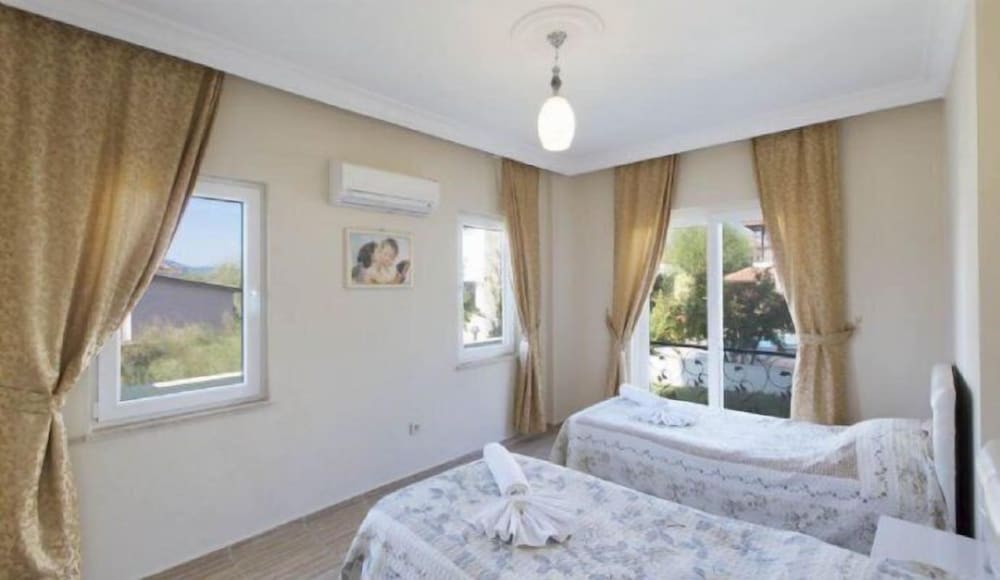 Villa, 6 Bedrooms photo 3