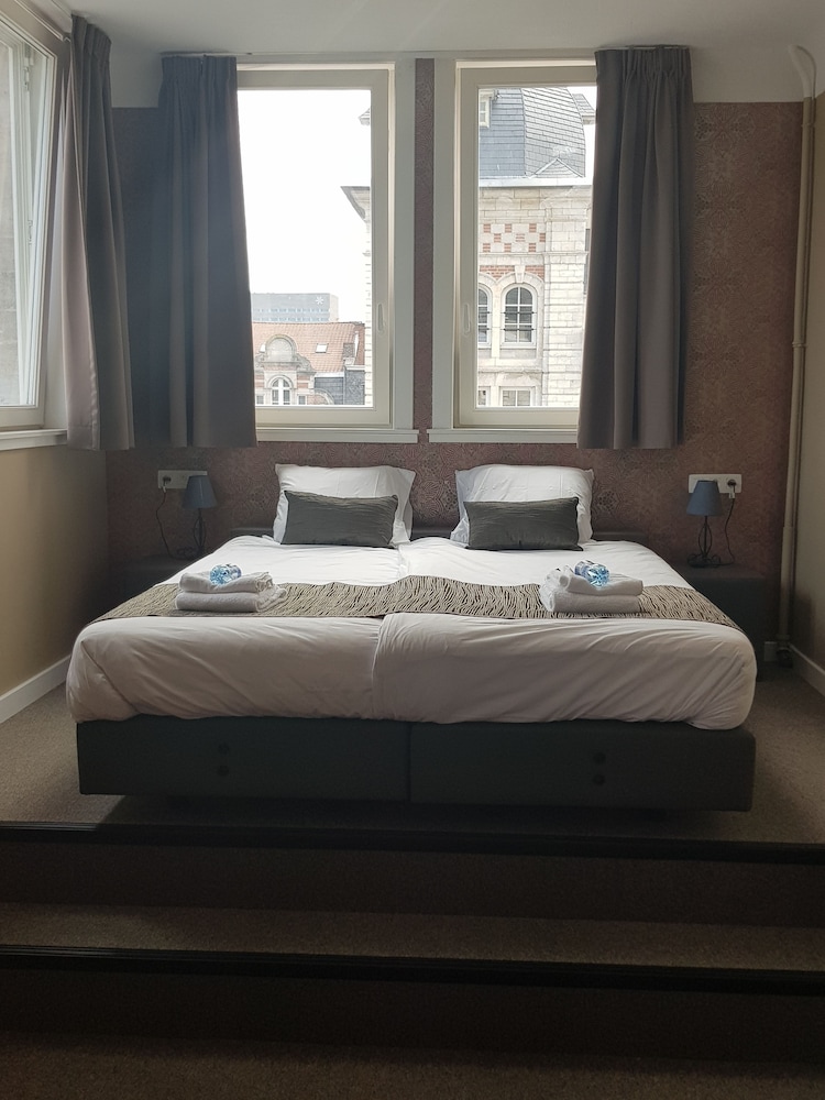 Comfort Quadruple Room, 1 Queen Bed with Sofa bed photo 1