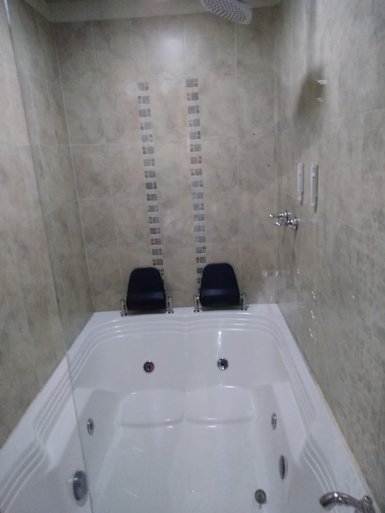 Deluxe Double Room, Jetted Tub