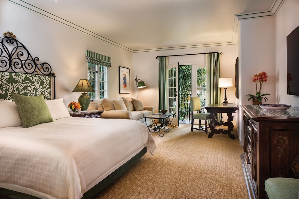 Junior Suite, 1 King Bed (Jungle)