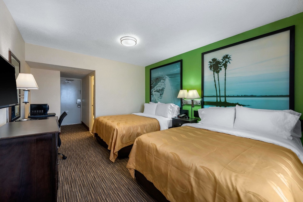 Standard Room, 2 Double Beds, Non Smoking - Photo 9
