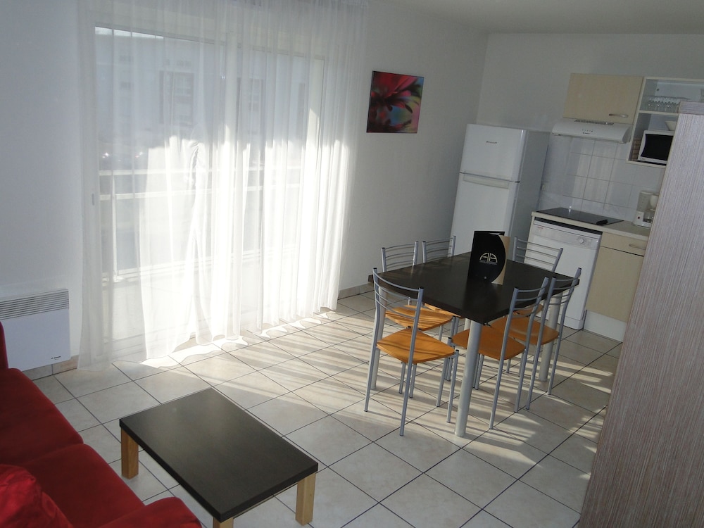 APARTMENT (DOUBLE BED AND SOFA BED) photo 3