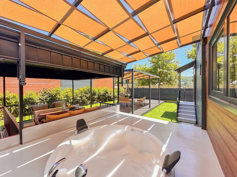 Deluxe Room, 2 Bedrooms, Garden View