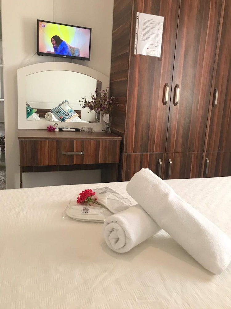 Standard Double Room - Photo 12