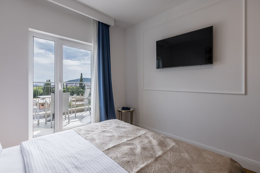 Junior Triple Room - Photo 2