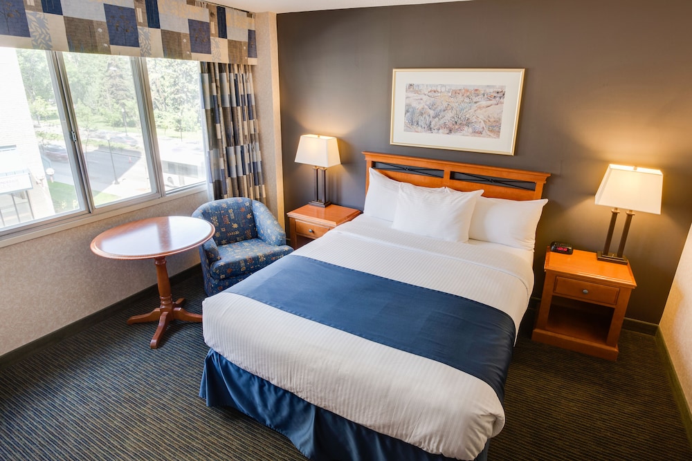 Standard Room, 1 King Bed, City View - Photo 1
