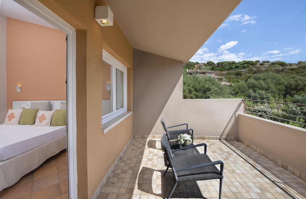 Classic Balcony Room - Photo 3