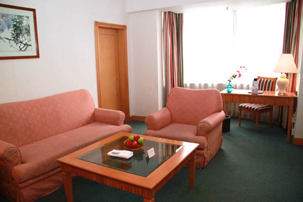 Deluxe Suite - Photo 2