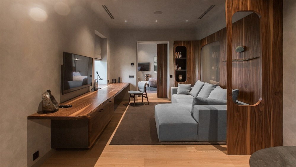 Grand Room photo 2