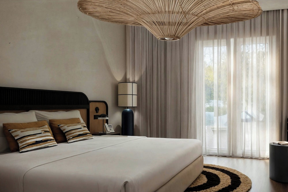 Deluxe Room, 1 King Bed, Garden View (Garden View) photo 1