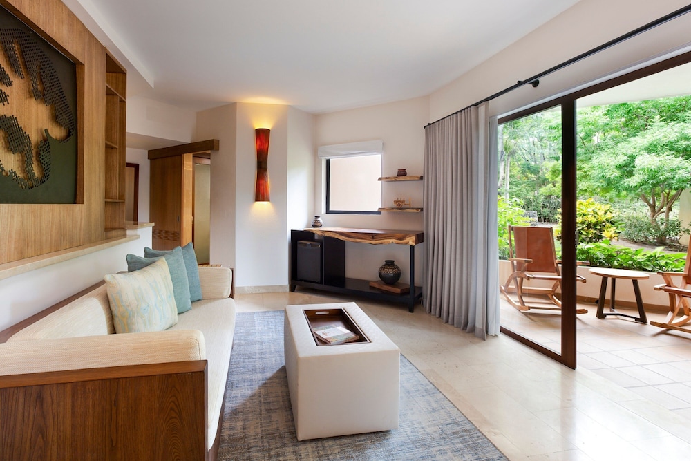 Premium Jr. Suite, 1 Bedroom, 2 Double Beds - Photo 2