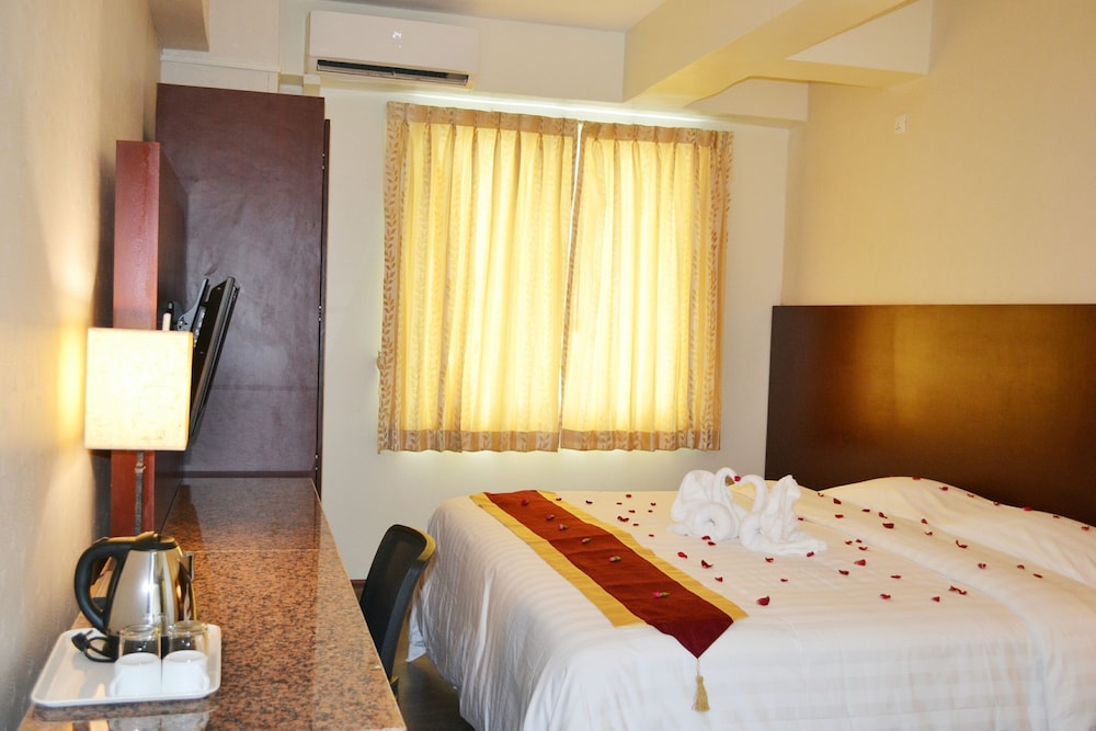 Deluxe Double Room, 1 King Bed photo 1