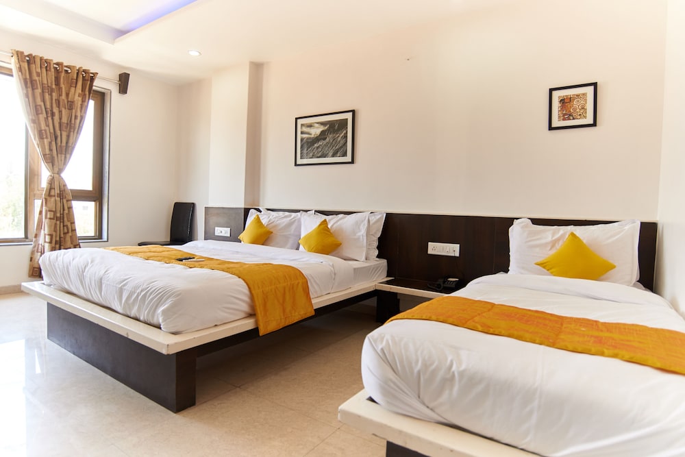 Executive room photo 2