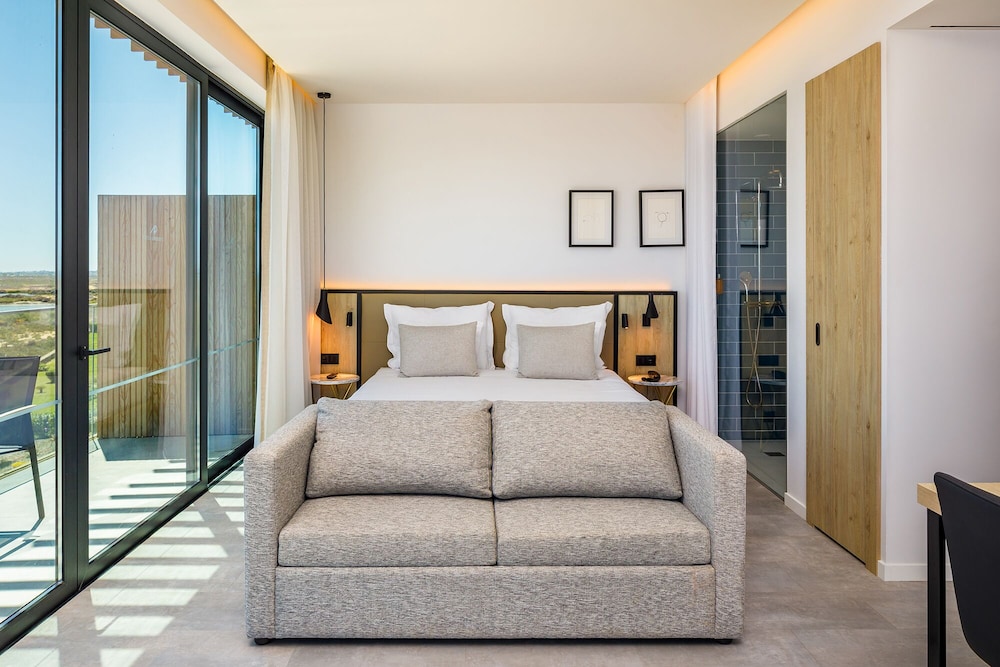 Premium Double Room, Partial Sea View