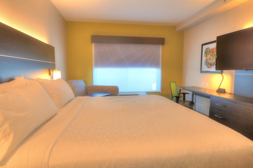 Suite, 1 King Bed (Additional Living Area) - Photo 9