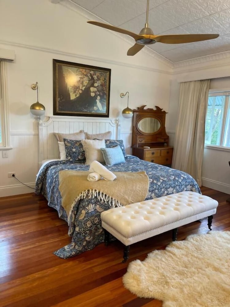 Deluxe House, 4 Bedrooms photo 2