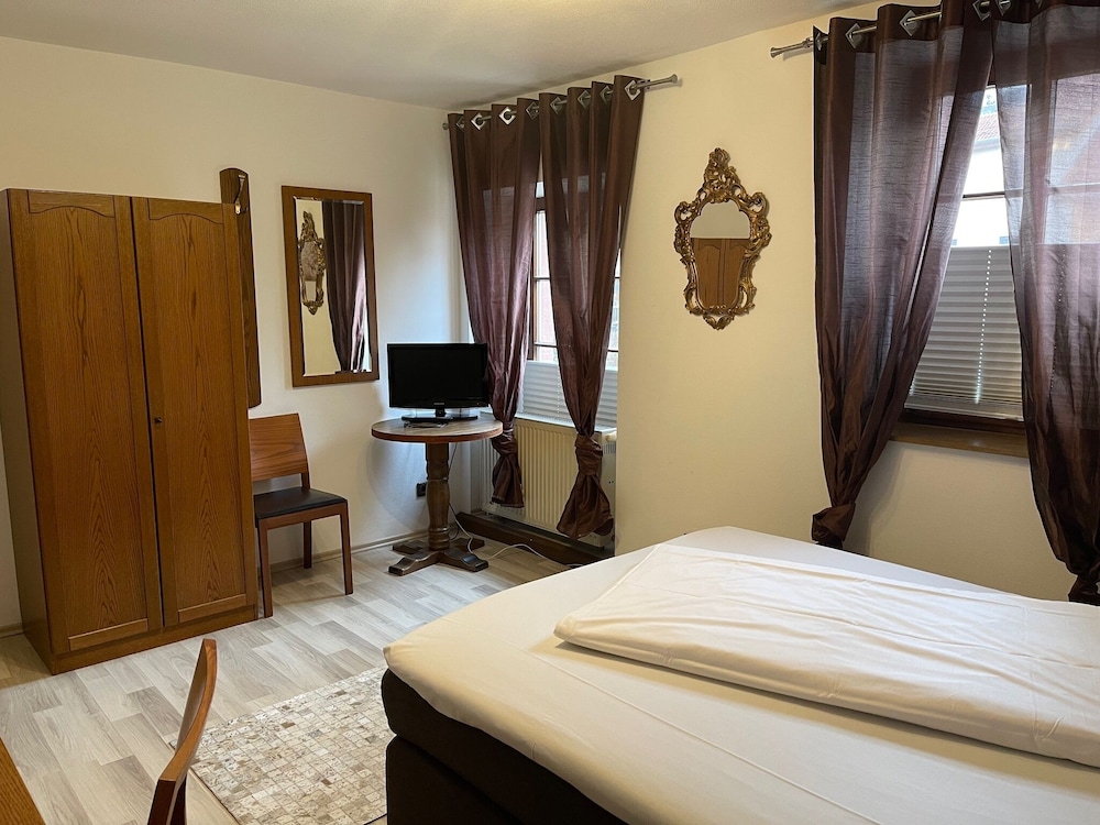 Standard Double Room, Private Bathroom, Garden View photo 2