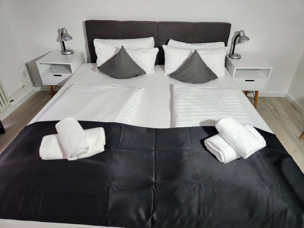 Economy Double or Twin Room, Private Bathroom