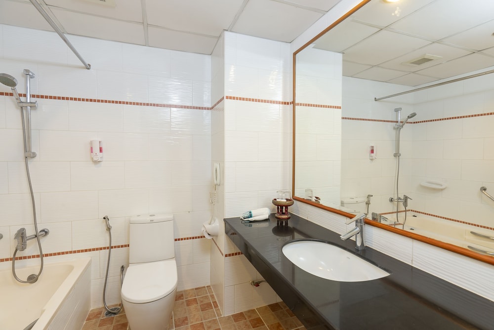 Standard Deluxe Room-Pet Friendly - Photo 3