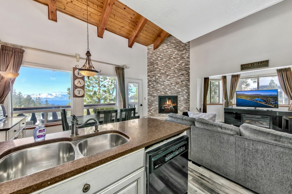 Condo, Multiple Beds, Lake View (Mv17 amazing lake view & spacious 2 b) photo 3