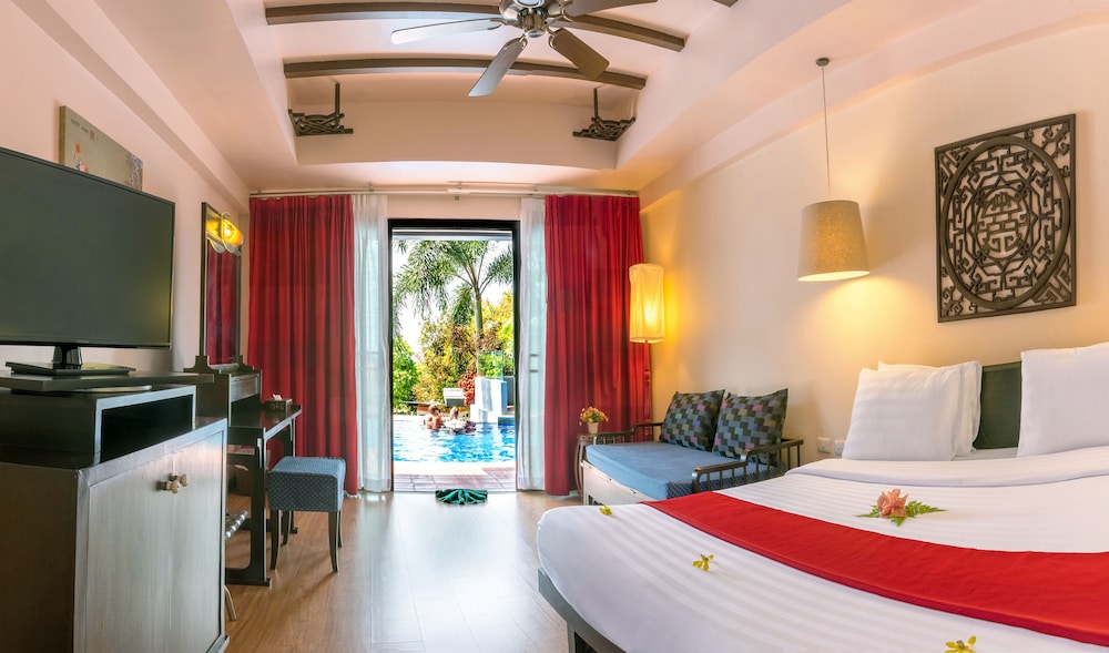 Deluxe Room, Pool Access - Photo 4