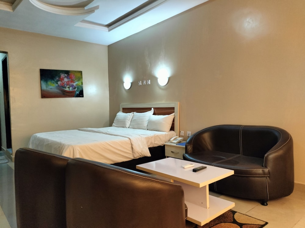 Studio Suite photo 2