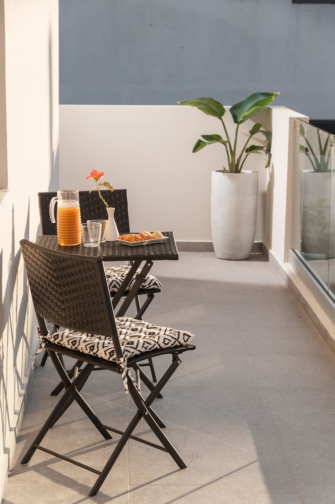 Deluxe Apartment, Terrace, Mountain View (Yellow Apt) photo 2