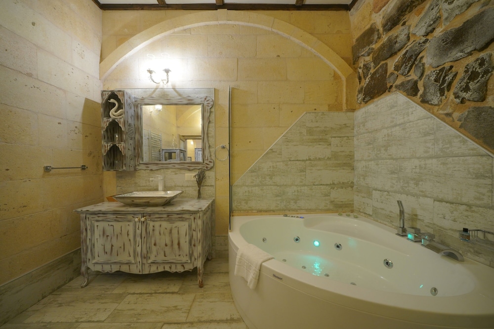 Panoramic Room - Photo 15