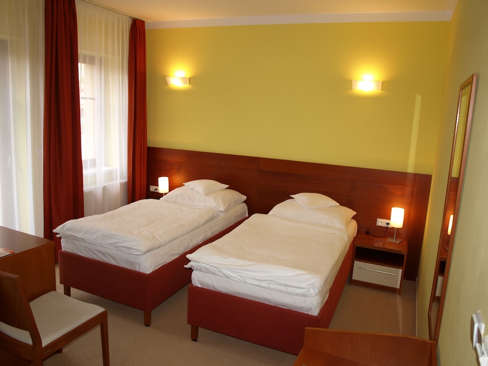 Double or Twin Room photo 2
