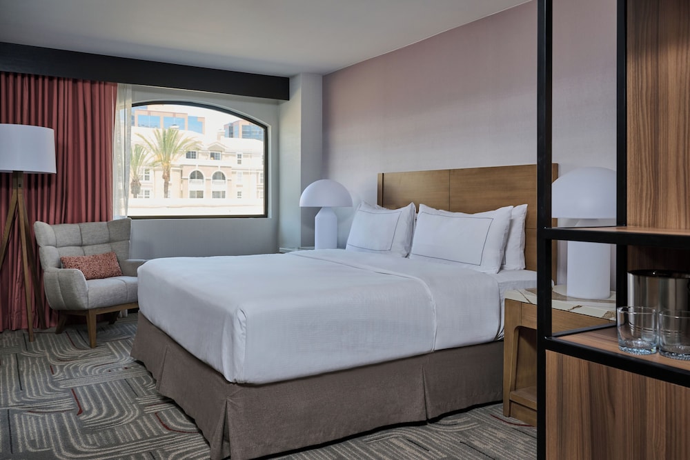 Junior Suite, 1 King Bed, Non Smoking - Photo 2