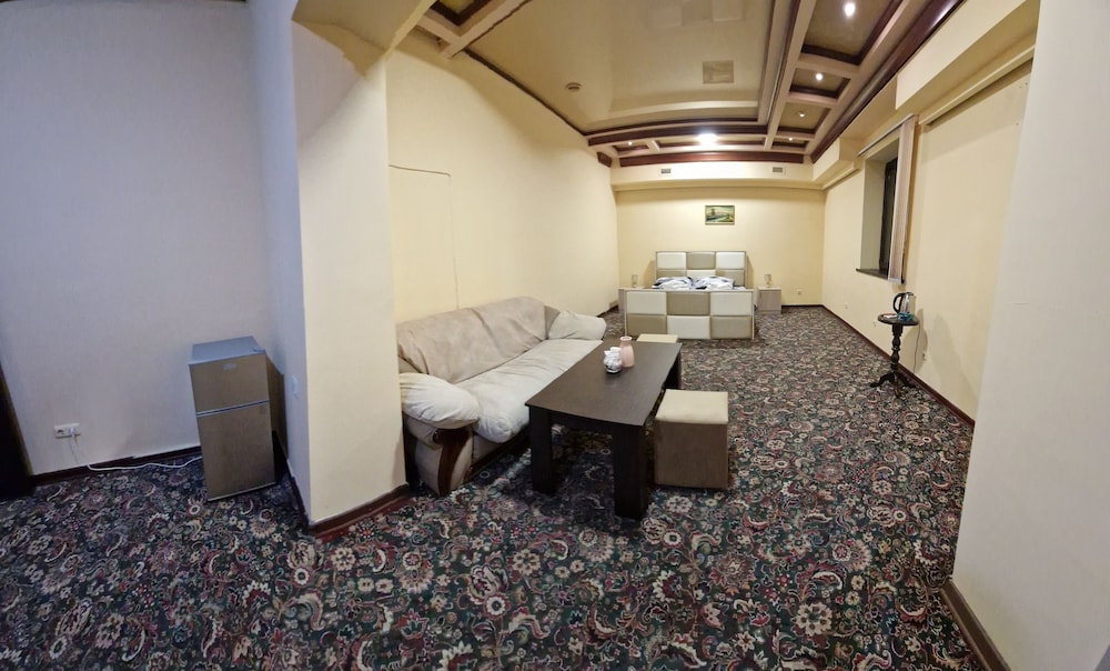 Classic Triple Room, City View photo 1