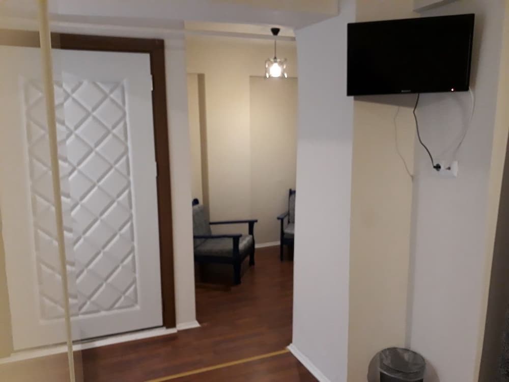 Grand Room, 1 Queen Bed, City View photo 2