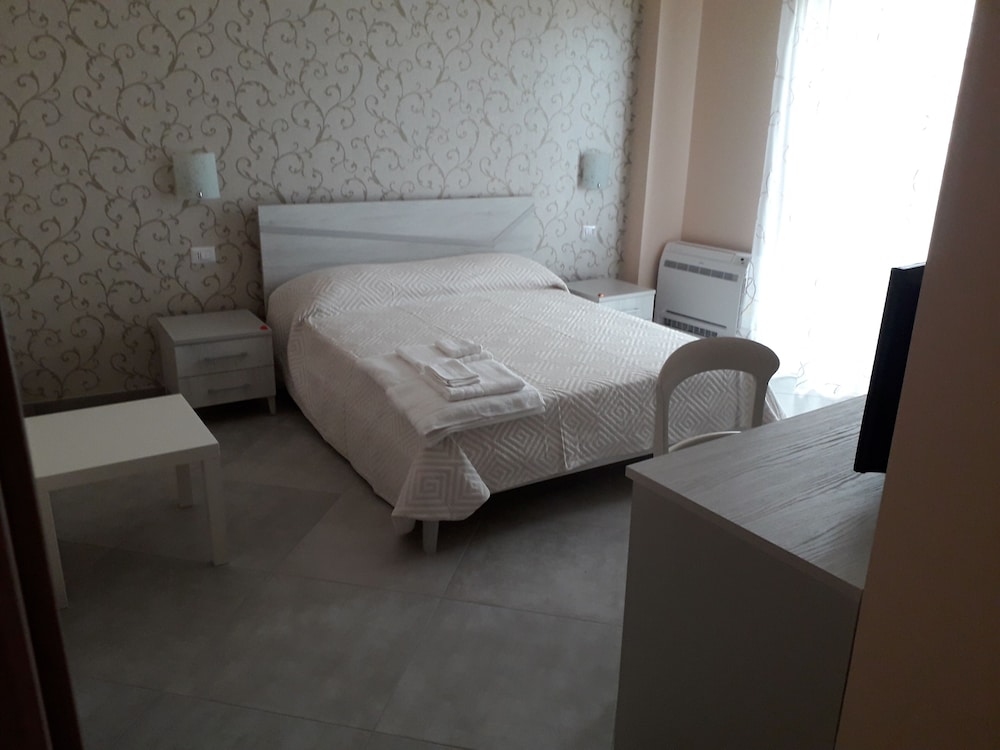 Standard Double Room photo 2