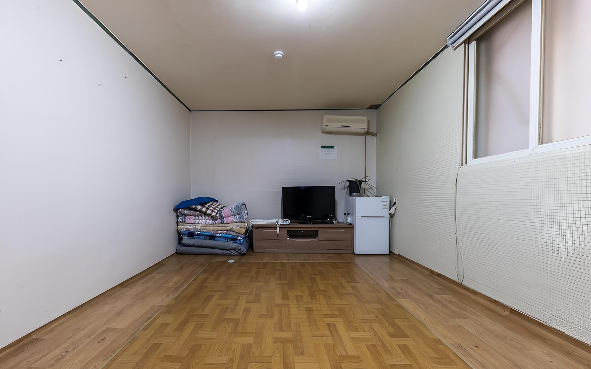 Room (Ondol room) - Photo 2