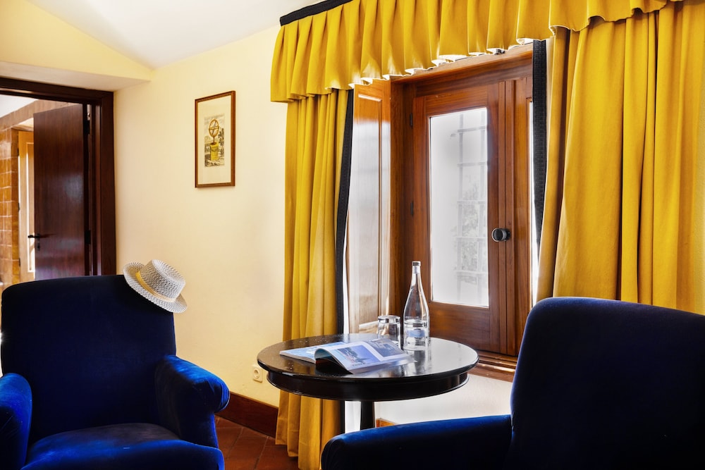 Suite - Photo 15