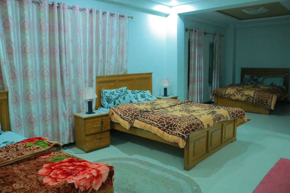 Family Room - Photo 5