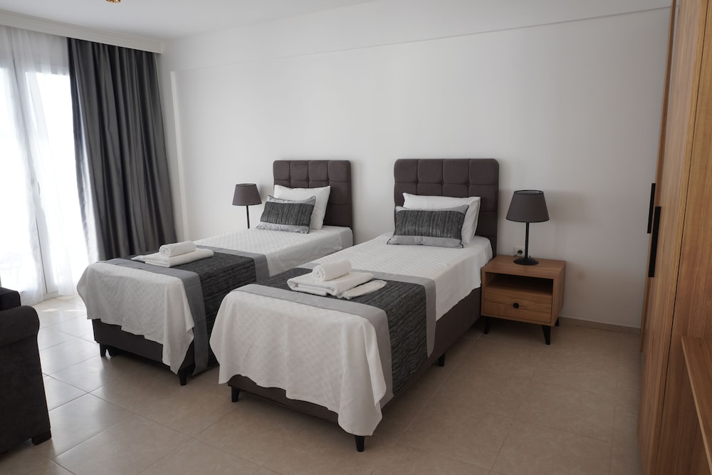 Standard Twin Room - Photo 1