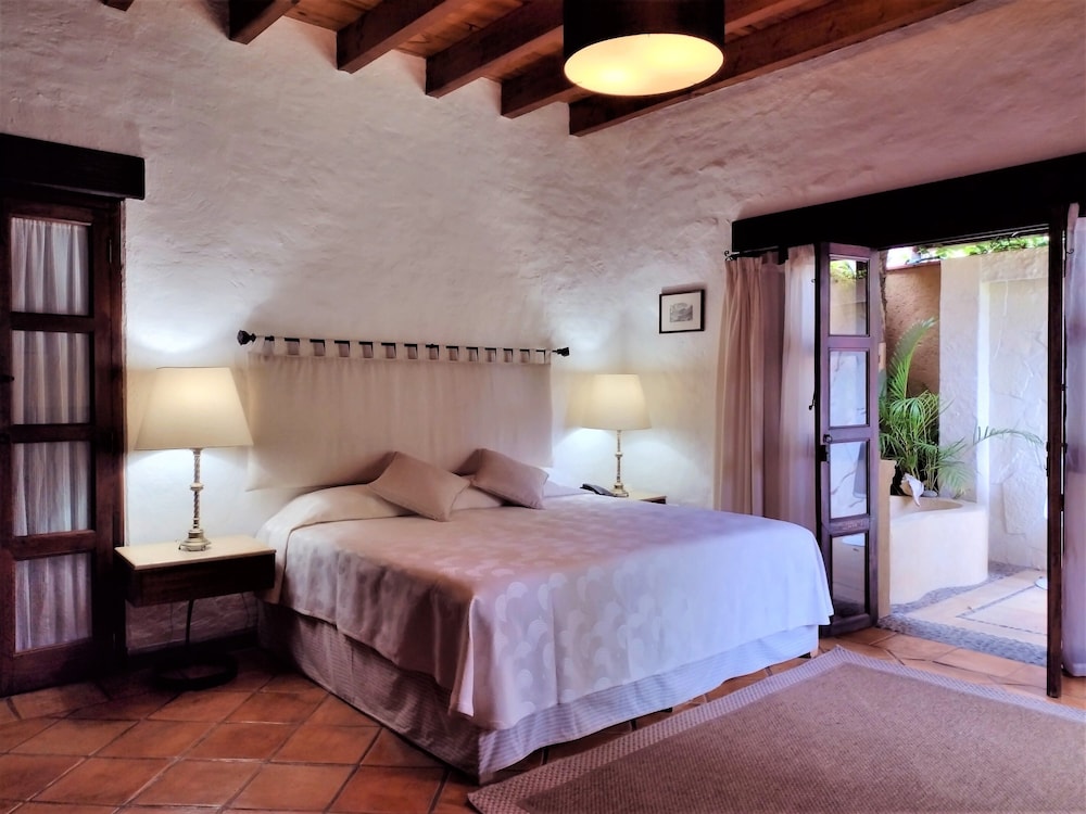 Elite Room, 1 King Bed photo 1