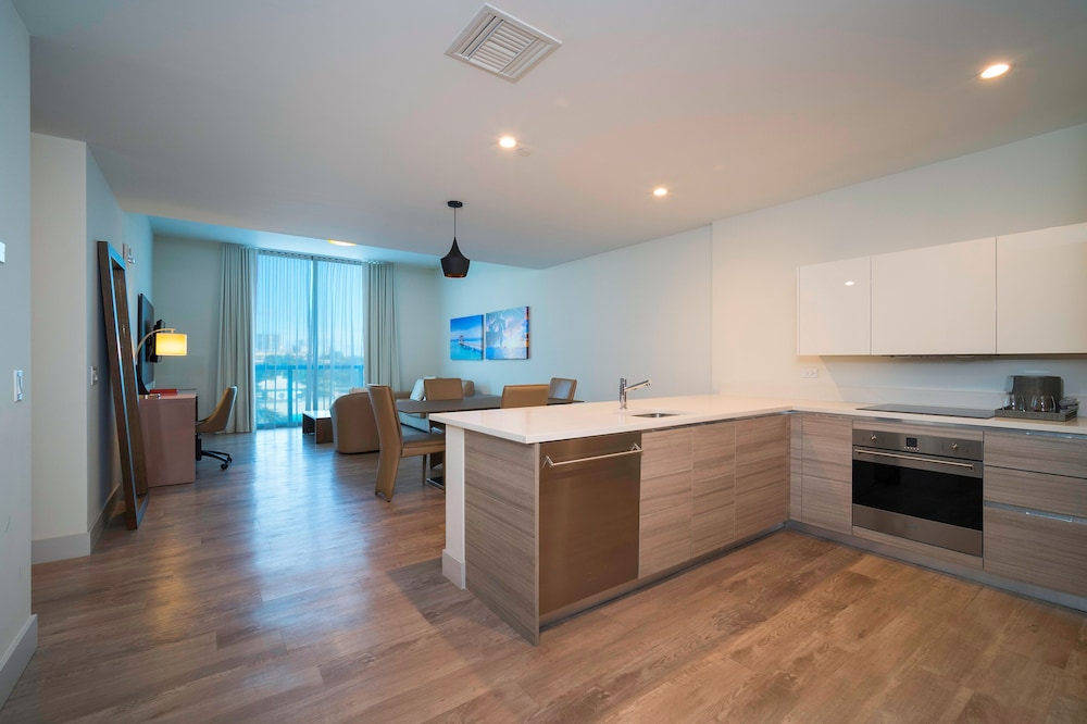 Deluxe Apartment, 1 Bedroom, Non Smoking, Balcony (E)
