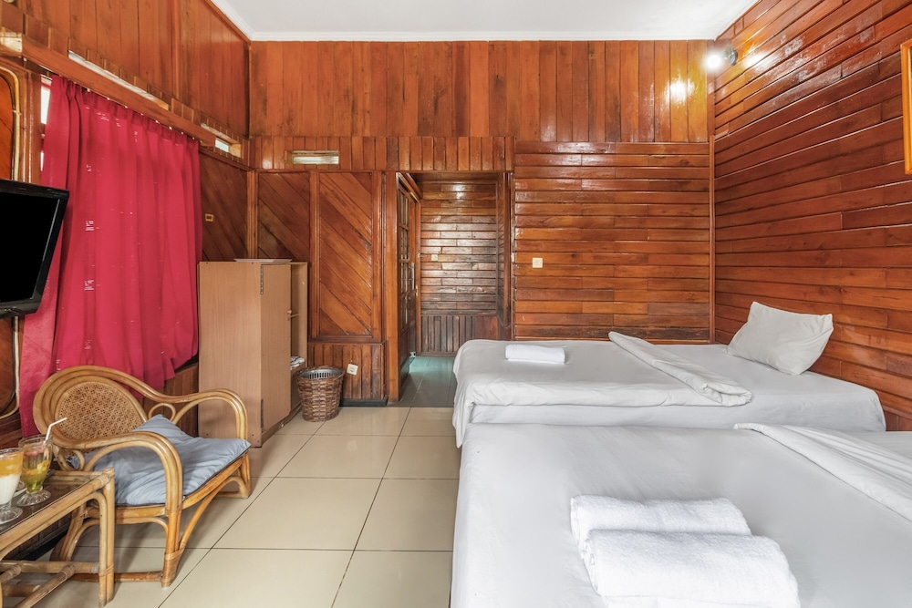 Deluxe Room - Photo 2