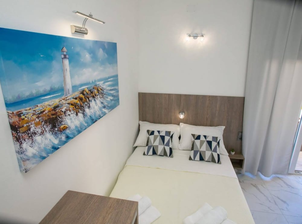 Studio (Studio With Balcony)
