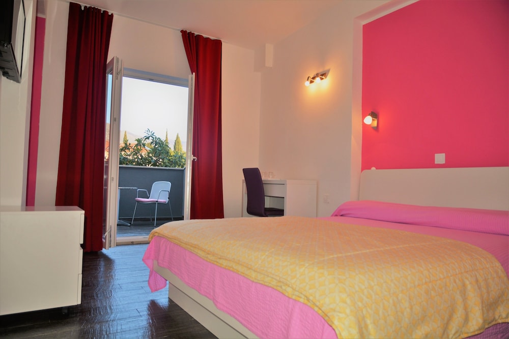 Single Room, Balcony, Sea View photo 2
