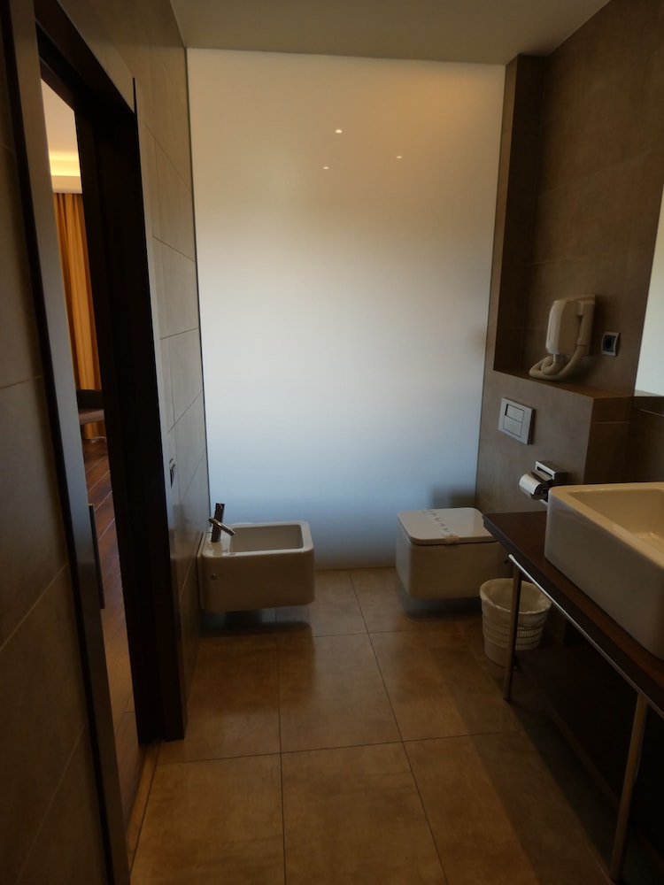 Standard Double or Twin Room - Photo 22