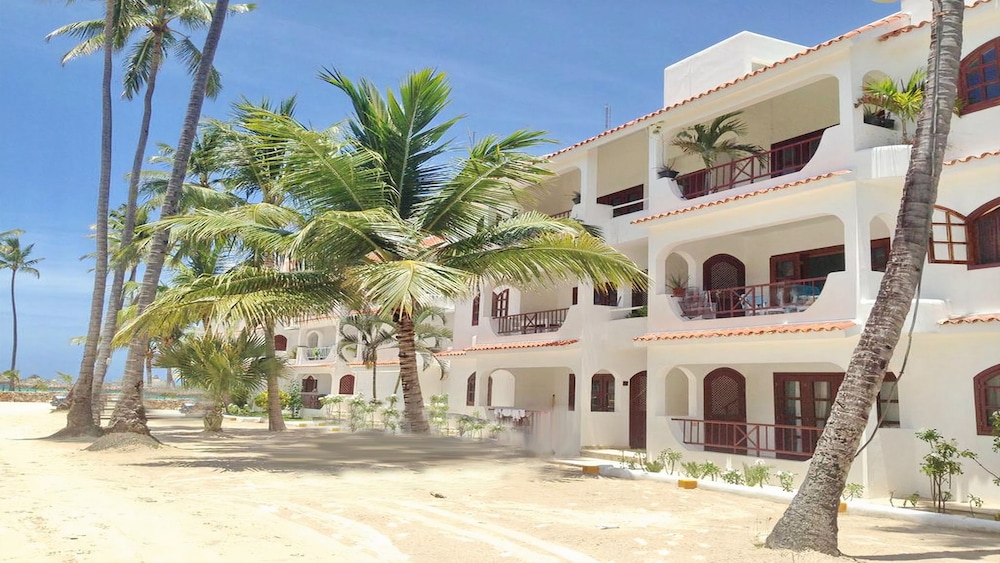 Classic Apartment, 2 Bedrooms, Beach View photo 2